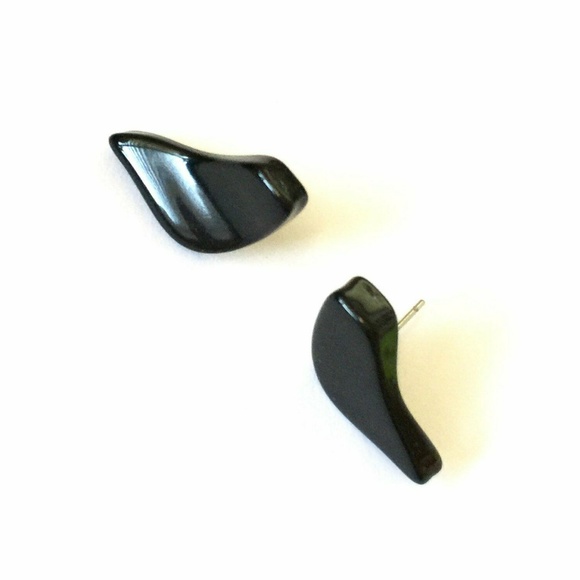 Black Vintage Lucite Art Deco Bird Stud Earrings - Picture 5 of 5